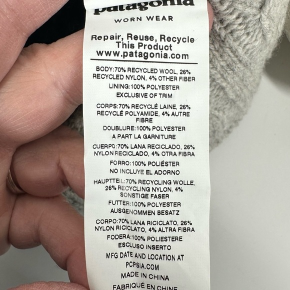 PATAGONIA Women's Wool Blend Cable Knit Pom Stocking Cap Drifter Grey Stripe - Picture 3 of 8